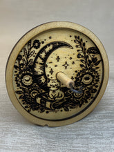 Load image into Gallery viewer, Top Whorl 164
