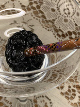 Load image into Gallery viewer, Embossed Glass Whorl Support Spindle 1
